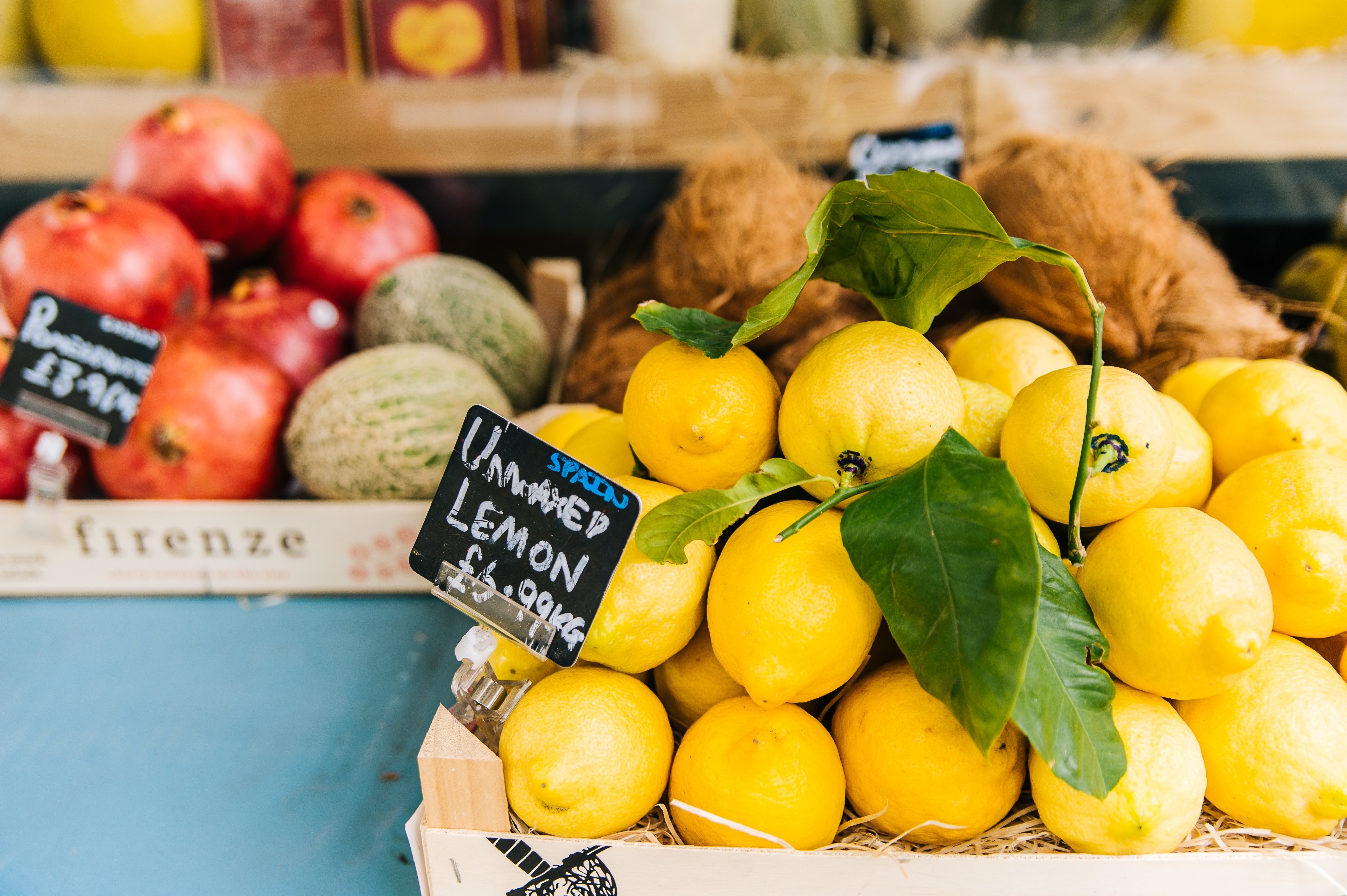 sendle image of lemons stall from farmers market with pricing strategies