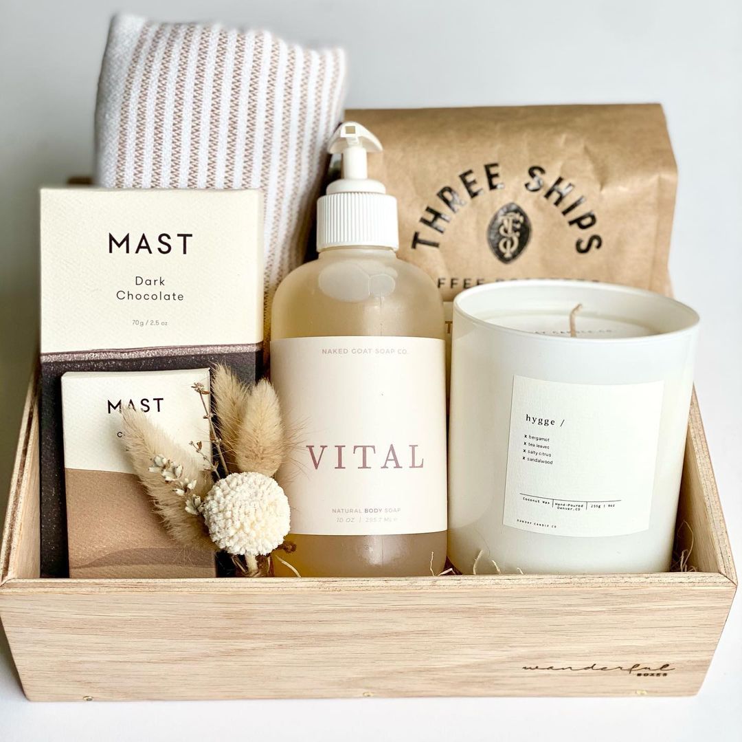 Wanderful Boxes personalized rustic gift box filled with sustainable home items