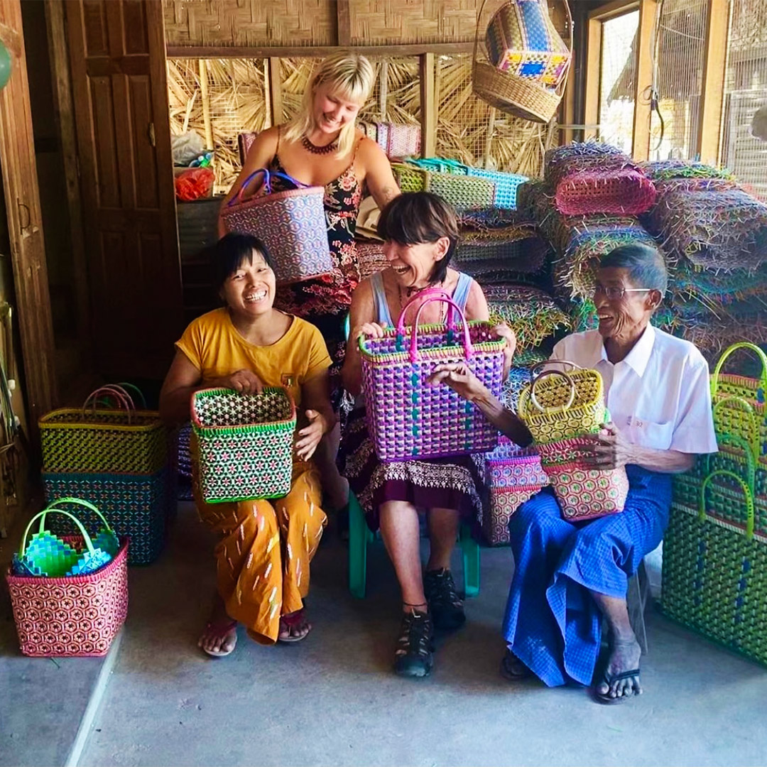 pali basket owners interacting with basket weavers